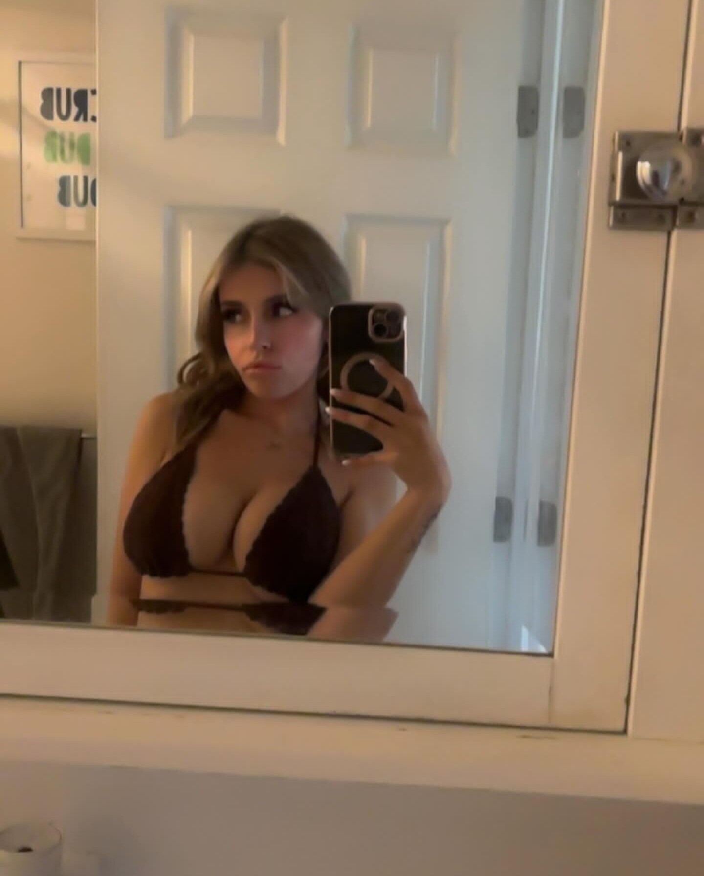 Image 8318517 from Hailey Phillips / haileychechik / haileyphilllips / maybeehailey /