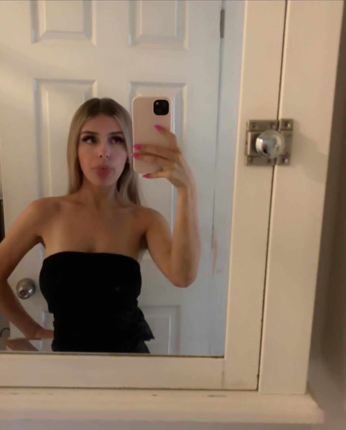 Image 8318534 from Hailey Phillips / haileychechik / haileyphilllips / maybeehailey /