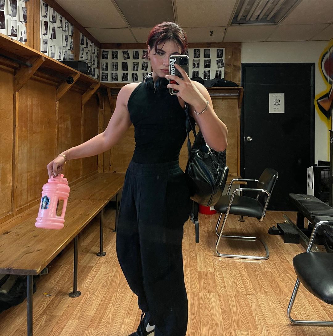 Image 8349866 from buffcheeks