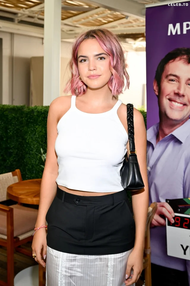 Image 8400506 from Bailee Madison