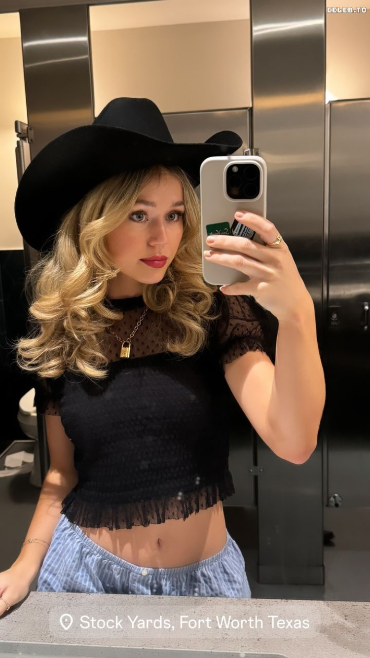Image 843300 from Brec Bassinger