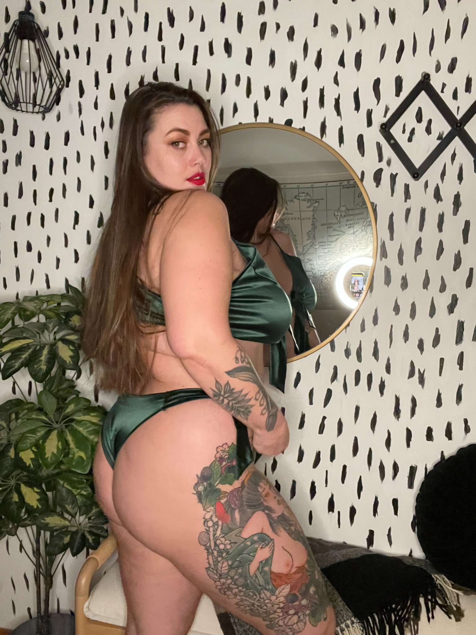 Image 8817287 from Lillias Right