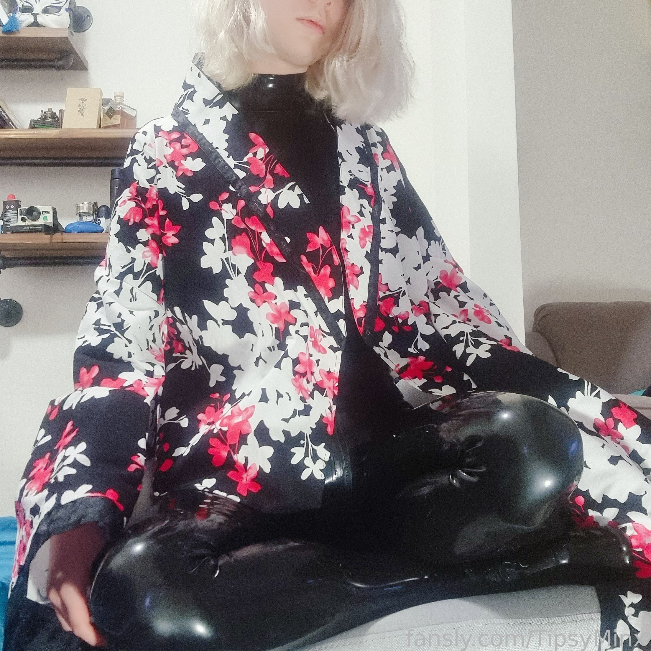 Image 9330351 from TipsyMinx