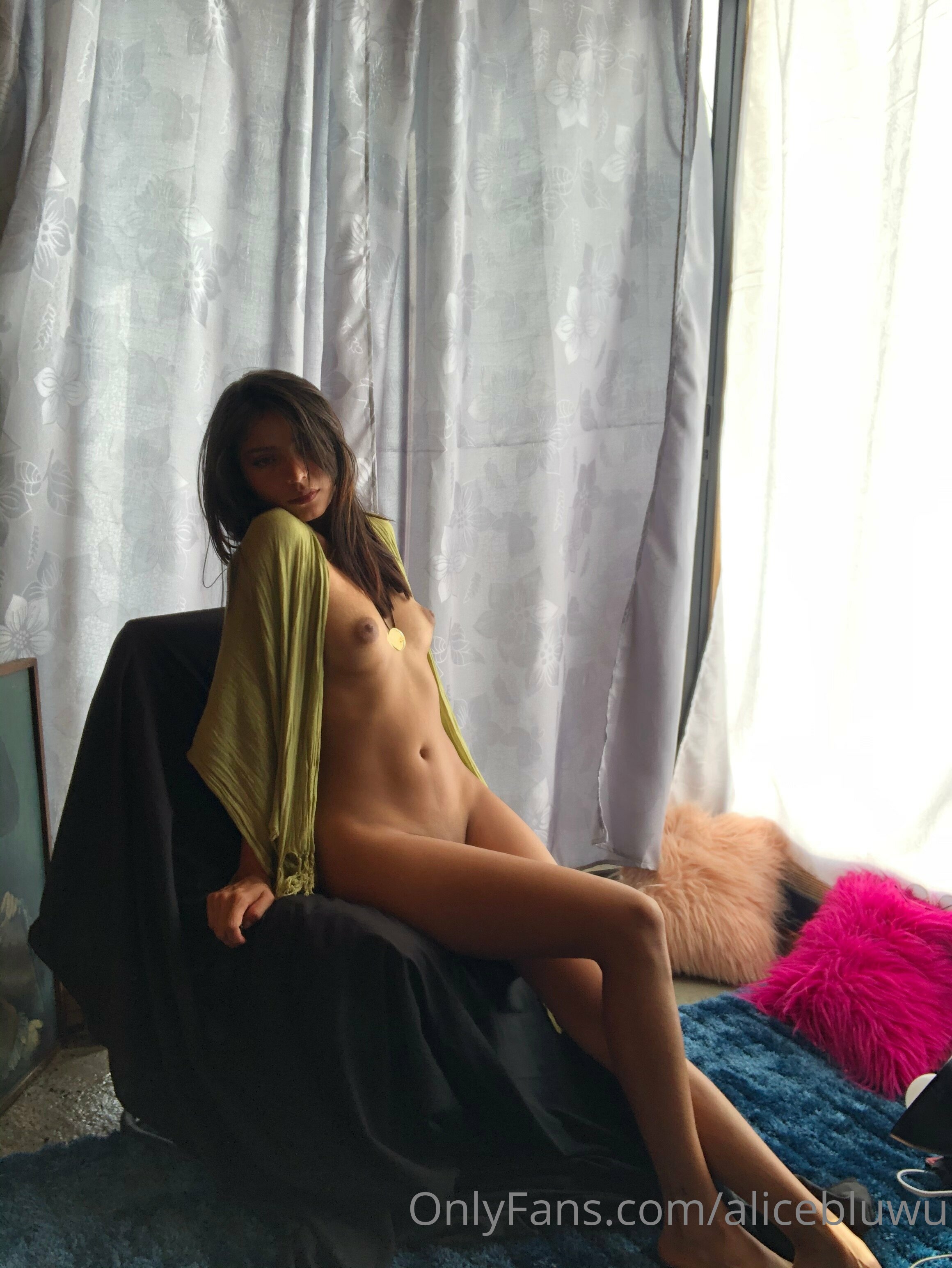 Image 9765465 from alicebluwu