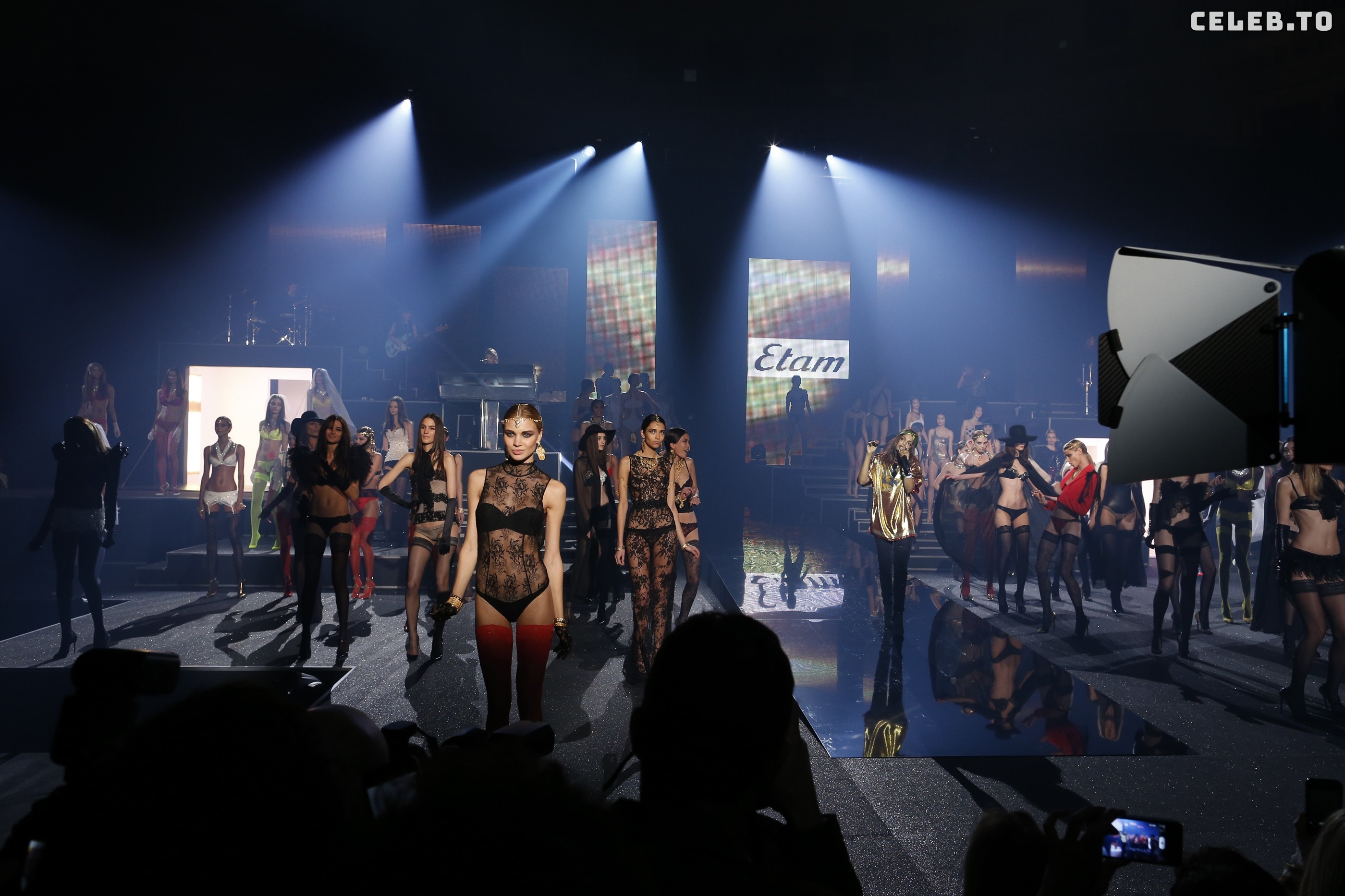 Image 9955054 from Lais Ribeiro